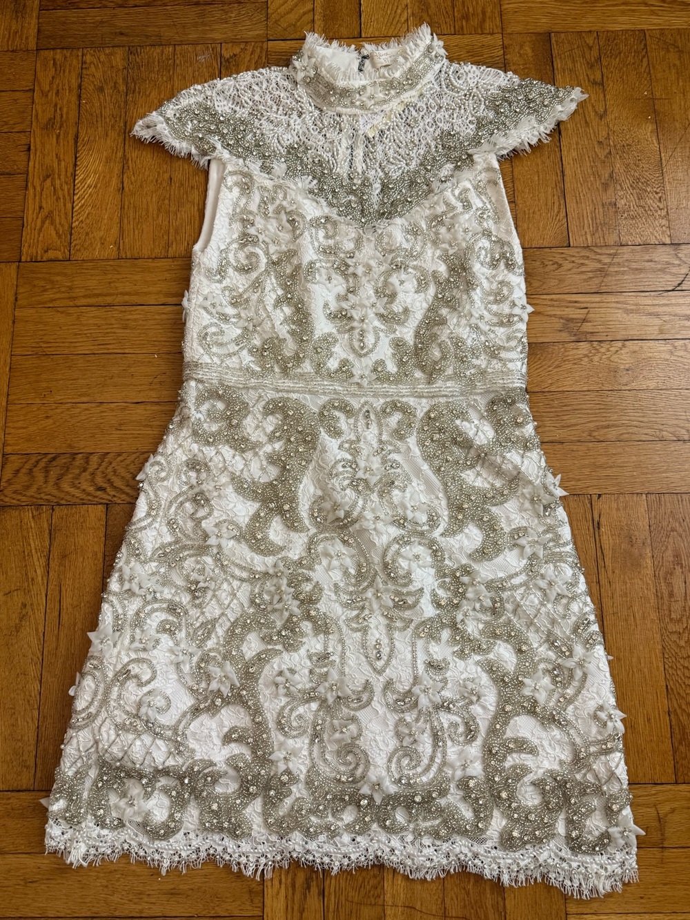 Alice + Olivia
PRIA MINI GOWN - Picture 10 of 16